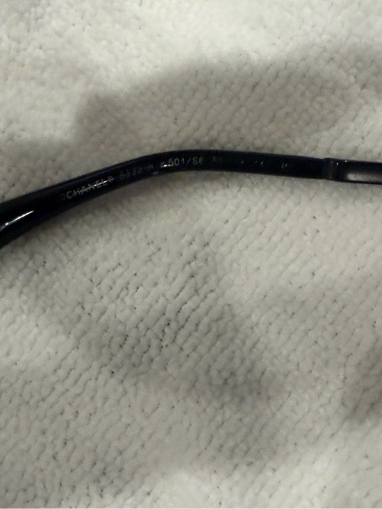 Like New Chanel Pearl Accent Sunglasses